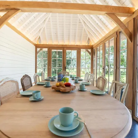 Villa Rosetree By Interhome